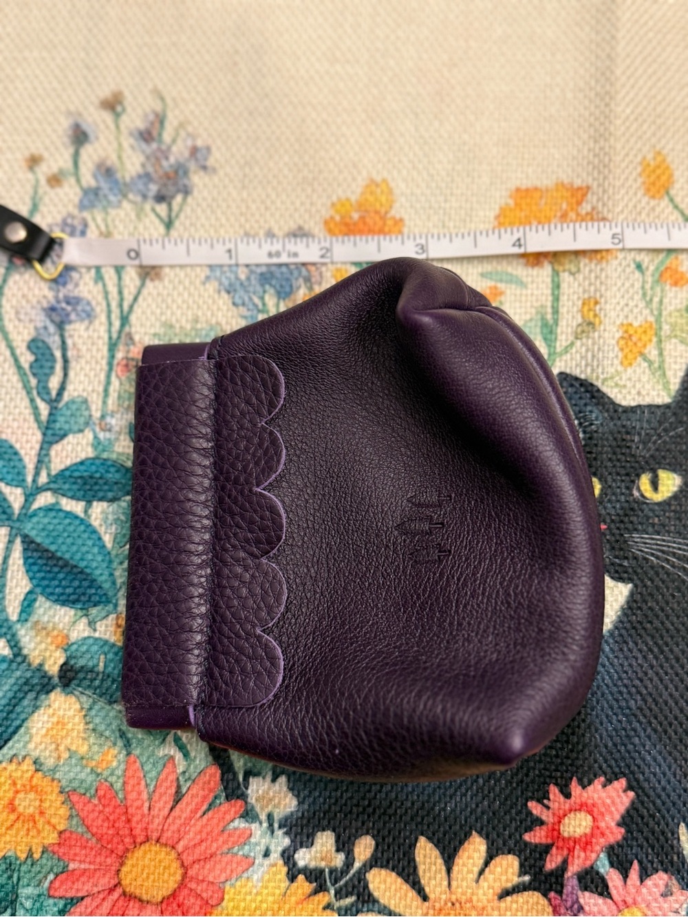 Scalloped Purple Leather Coin Pouch - Picture 3 of 3